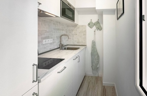 Simancas Bed & Breakfast | Lima: perfect room to live and share in Madrid