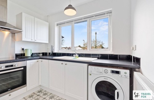 Kettering Apartment | Lime Corner: Peaceful with Parking