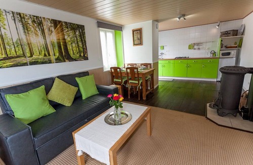 Chalais House | Lime Tree 1 Bedroom Gite