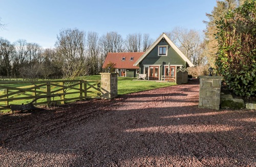 Morpeth Cottage | LIME TREE LODGE, family friendly, with a garden in Swarland