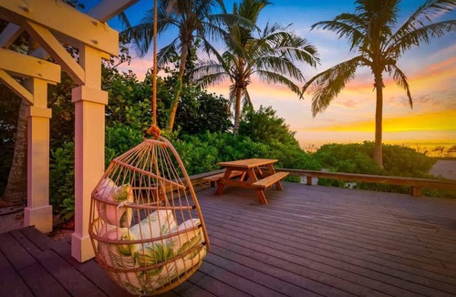 Holmes Beach House | Limefish Luxury | Gulf-Front | Pool | Iconic Sunsets