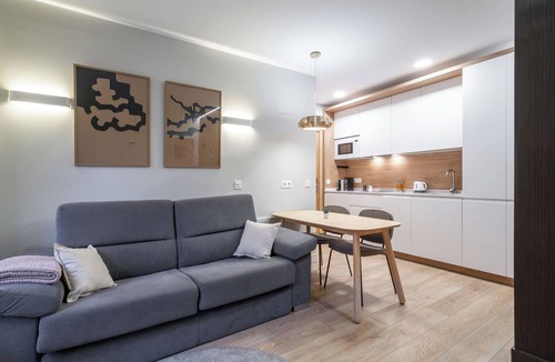 Castanos Apartment | Limehome Bilbao Tristan de Leguizamon