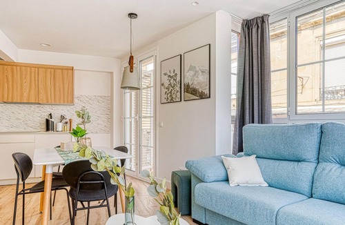 Haro Apartment | limehome Haro | Two-Bedroom Apartment with Balcony