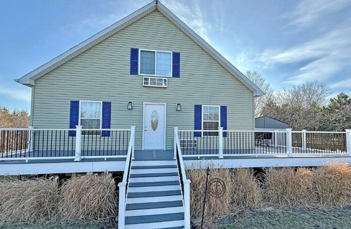 Kelleys Island House | Limestone Landing - Pool, firepit, covered patio, & more!