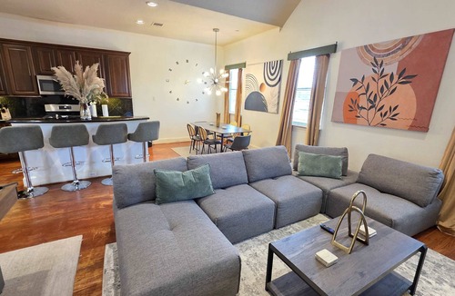 Woodlake - Briar Meadow House | Limited Spring Offer | Galleria Escape w/King Bed