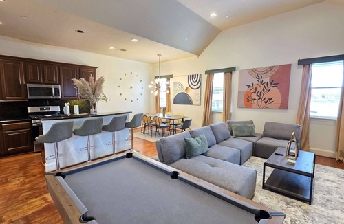 Woodlake - Briar Meadow House | Limited Spring Offer | Galleria Escape w/King Bed
