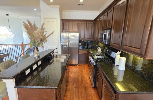 Woodlake - Briar Meadow House | Limited Spring Offer | Galleria Escape w/King Bed