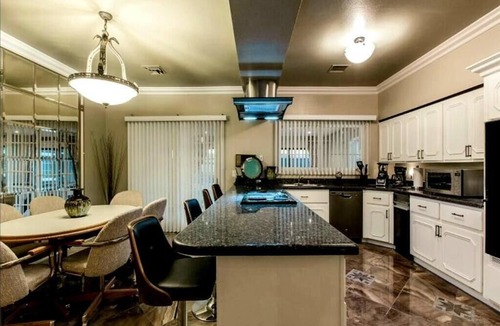 Sunrise Manor House | Limited Time Offer~nBook 3 nights get 4th night FREE.nsome restrictions apply.