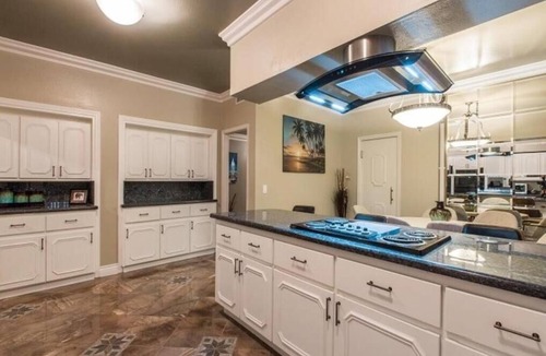 Sunrise Manor House | Limited Time Offer~nBook 3 nights get 4th night FREE.nsome restrictions apply.