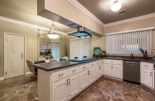 Sunrise Manor House | Limited Time Offer~nBook 3 nights get 4th night FREE.nsome restrictions apply.
