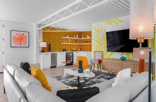 Warm Sands Hotel | Limon Palm Springs