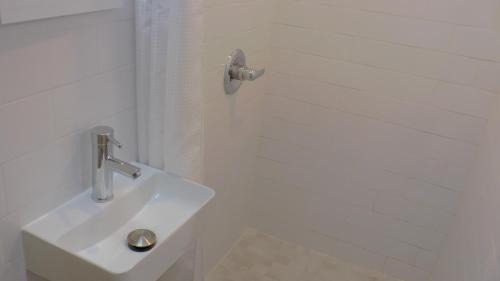 16th Street Heights Apartment | Lincoln Howard House