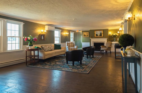 West Woodstock Hotel | Lincoln Inn & Gallery