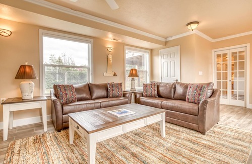 Nelscott House | Lincoln Lighthouse