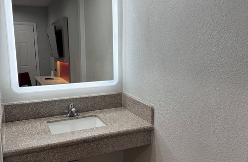 North Central Hotel | Lincoln Motel
