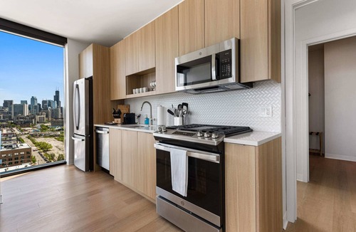 River North Apartment | Lincoln Park 2BR apartment: Lake Views, Walkable