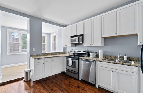 Sheffield and DePaul Condo | Lincoln Park/depaul 8 Bed 1 Parking Spot by AllSet Turnover