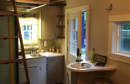 Gatewood Cottage | Lincoln Park Tiny House