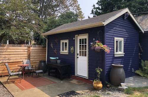 Gatewood Cottage | Lincoln Park Tiny House