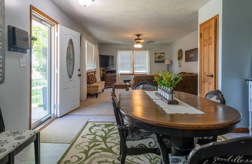 Lincoln House | Lincoln Ranch home with yard and garage close to downtown