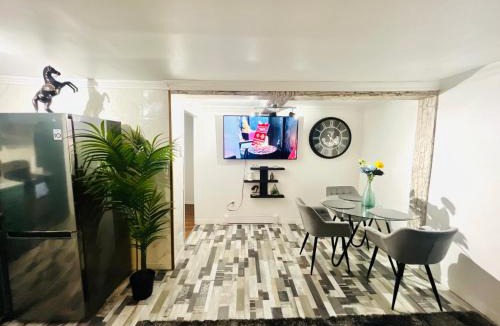 Sherbrooke Apartment | Linda inn - Entire Unit- Sleep 3- Sherbrooke
