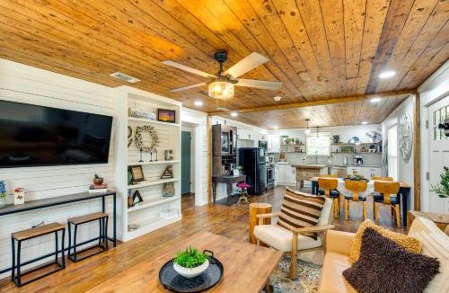 Lindale House | Lindale Vacation Rental w/Deck & Grill!