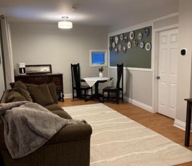 North Grenville Bed & Breakfast | Linden Leaf Gasthaus INN