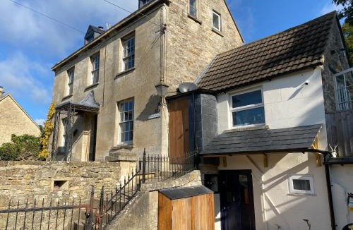 Stroud Apartment | Linden Retreat