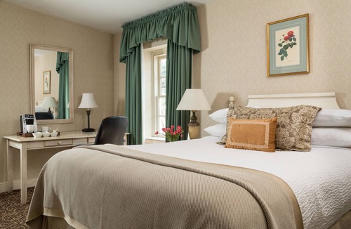 Monroe Ward Hotel | Linden Row Inn
