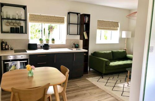 Goring Apartment | Linden Suite