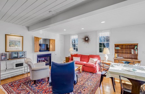 Newburyport House | Linden Tree: Downtown Newburyport Treasure – Steps to Shops, Harbor & Events