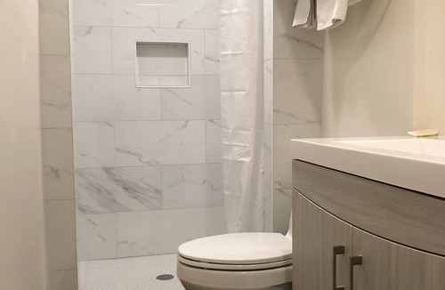 Lindenhurst Hotel | LINDENHURST MOTEL