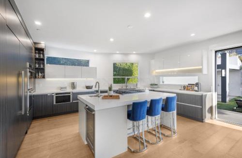 Carthay Circle Apartment | Lindenhurst