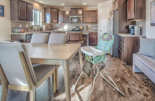 Woodmoor House | Lindenmere Horizon! Game Loft, Fire Pit, & WiFi