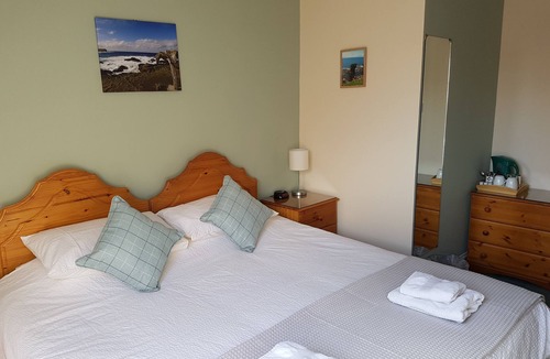 Stromness Bed & Breakfast | Lindisfarne Bed & Breakfast