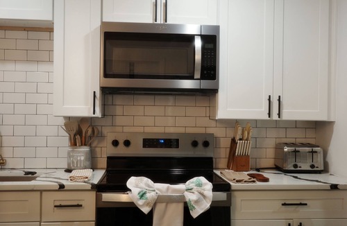 Gainesville Cottage | Lindo Lanier Cottage in Gainesville