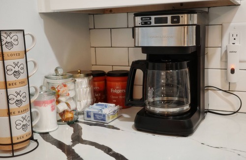 Gainesville Cottage | Lindo Lanier Cottage in Gainesville