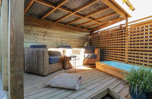 Kirriemuir House | Lindsay Cottage