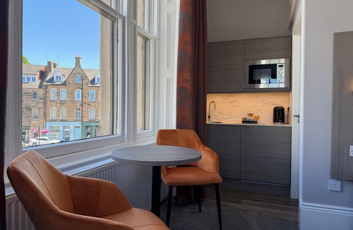 Linlithgow Hotel | Linen Bank
