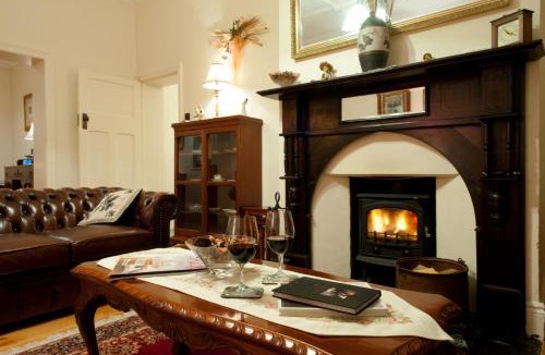 Williamstown House | Linfield Cottage