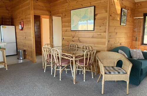 Whareroa Village House | Linga-Longa Lakeside Retreat