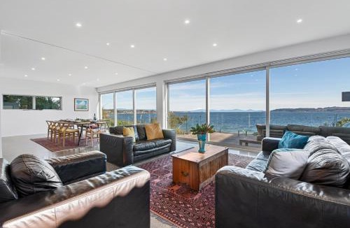 Hilltop Villa | Linger Lakeside