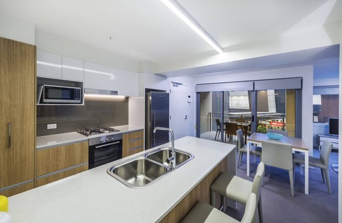 Hamilton Apartment | Link Portside Wharf Apartment Hotel