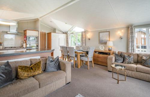 Flookburgh House | Links Lodge