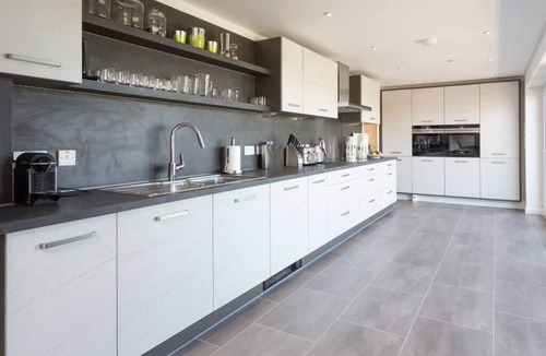 Prestwick Apartment | Links View - Donnini Deluxe