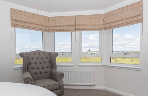 Prestwick Apartment | Links View - Donnini Deluxe