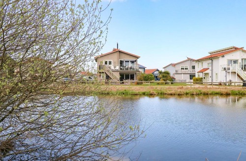 Hopton House | Links View