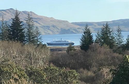 Tobermory House | Linndhu House