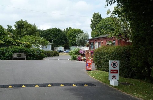 Aldwick House | Linnet 2 berth caravan at Copthorne Caravans