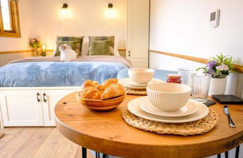 Mauchline Apartment | Lintmill Lodges - Bluebell Shepherds Hut